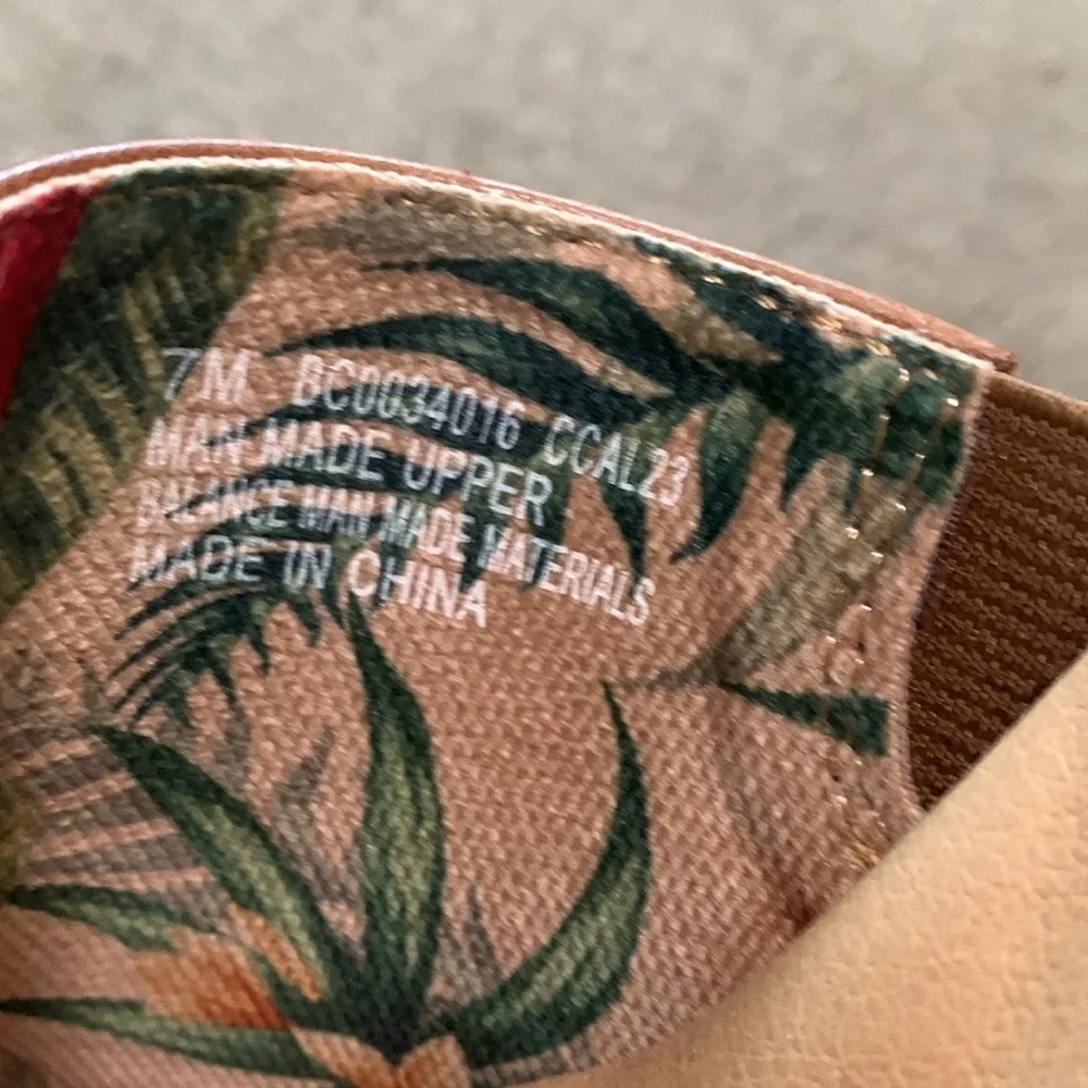 BOC Heels NWOT - Picture 4 of 5